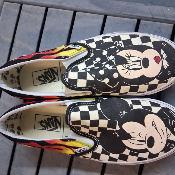 Vans Black and White Checkered Sneakers Slip-On Style - Picture 4 of 4